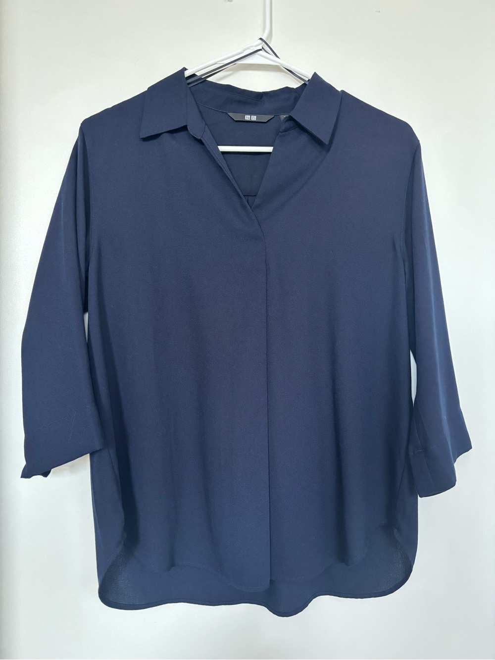 UNIQLO Rayon skipper collar blouse with 3/4 sleeves in XS navy blue
